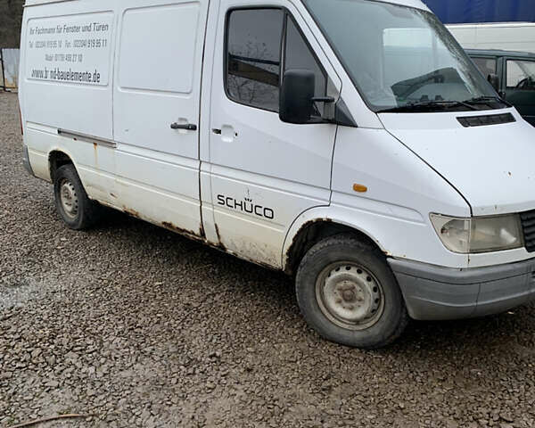 Белый Мерседес Sprinter, объемом двигателя 2.9 л и пробегом 497 тыс. км за 3300 $, фото 2 на Automoto.ua