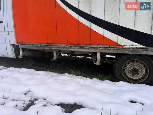 Белый Мерседес Sprinter, объемом двигателя 2.3 л и пробегом 360 тыс. км за 5400 $, фото 2 на Automoto.ua