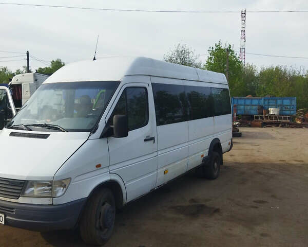 Білий Мерседес Sprinter, об'ємом двигуна 2.9 л та пробігом 500 тис. км за 6100 $, фото 1 на Automoto.ua