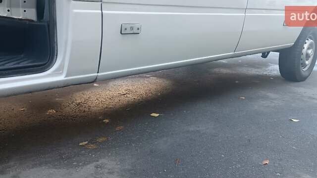 Белый Мерседес Sprinter, объемом двигателя 2.9 л и пробегом 400 тыс. км за 11000 $, фото 15 на Automoto.ua