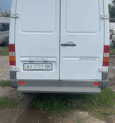 Белый Мерседес Sprinter, объемом двигателя 2.3 л и пробегом 750 тыс. км за 4800 $, фото 2 на Automoto.ua