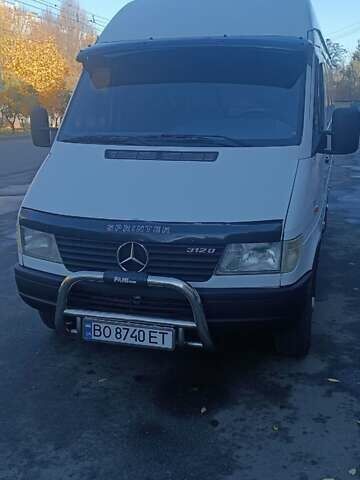 Белый Мерседес Sprinter, объемом двигателя 2.9 л и пробегом 400 тыс. км за 11000 $, фото 1 на Automoto.ua