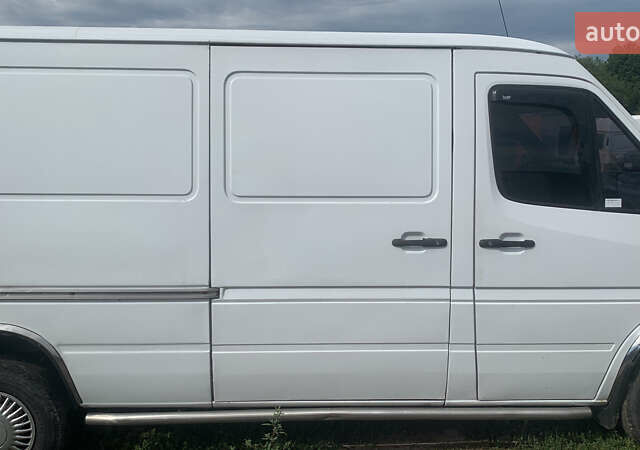 Белый Мерседес Sprinter, объемом двигателя 2.3 л и пробегом 750 тыс. км за 4800 $, фото 6 на Automoto.ua
