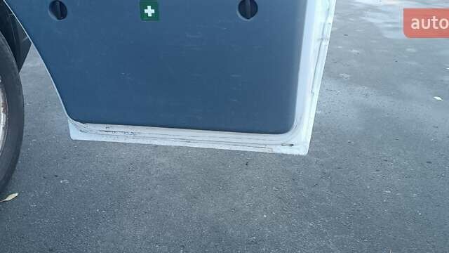 Белый Мерседес Sprinter, объемом двигателя 2.9 л и пробегом 400 тыс. км за 11000 $, фото 14 на Automoto.ua