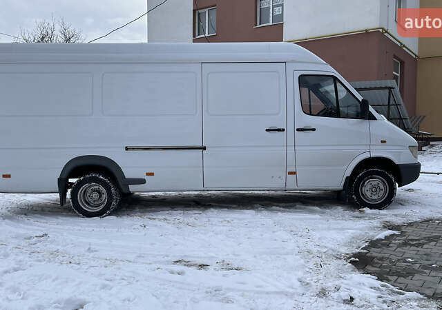 Белый Мерседес Sprinter, объемом двигателя 2.9 л и пробегом 72 тыс. км за 10900 $, фото 4 на Automoto.ua