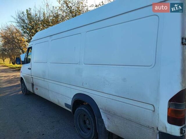 Белый Мерседес Sprinter, объемом двигателя 2.9 л и пробегом 550 тыс. км за 6200 $, фото 1 на Automoto.ua
