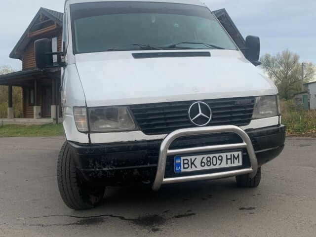 Білий Мерседес Sprinter, об'ємом двигуна 2.9 л та пробігом 800 тис. км за 4500 $, фото 1 на Automoto.ua