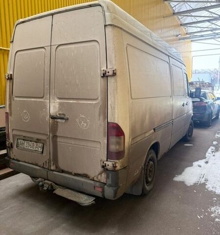 Белый Мерседес Sprinter, объемом двигателя 0 л и пробегом 700 тыс. км за 2500 $, фото 4 на Automoto.ua