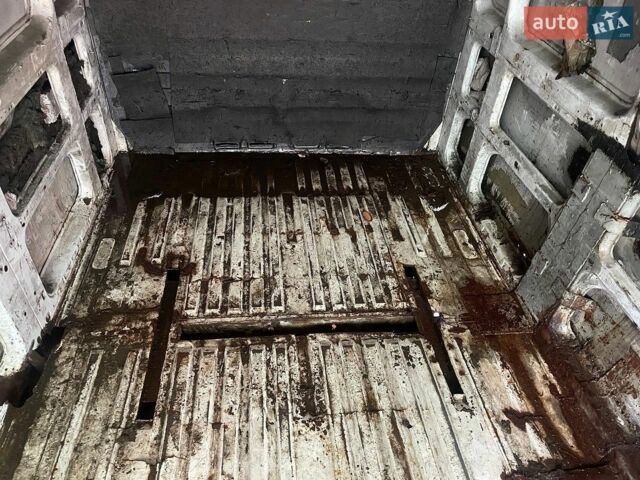 Белый Мерседес Sprinter, объемом двигателя 2.87 л и пробегом 735 тыс. км за 3500 $, фото 4 на Automoto.ua