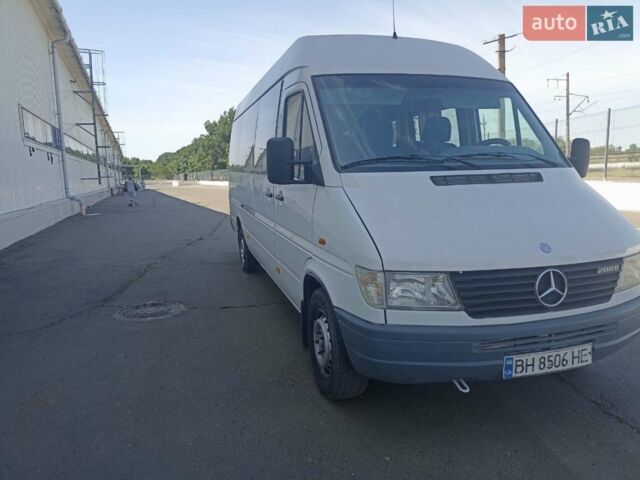 Белый Мерседес Sprinter, объемом двигателя 2.9 л и пробегом 923 тыс. км за 12500 $, фото 2 на Automoto.ua