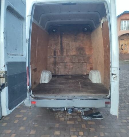 Белый Мерседес Sprinter, объемом двигателя 2.87 л и пробегом 435 тыс. км за 7500 $, фото 4 на Automoto.ua