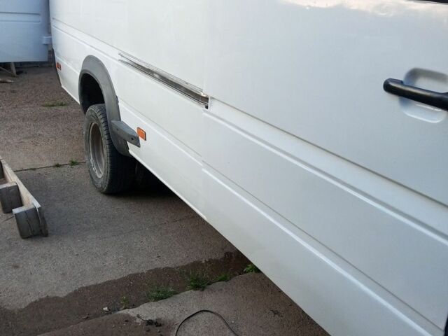 Белый Мерседес Sprinter, объемом двигателя 2.9 л и пробегом 850 тыс. км за 12500 $, фото 15 на Automoto.ua