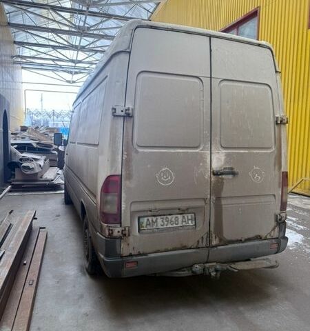 Белый Мерседес Sprinter, объемом двигателя 0 л и пробегом 700 тыс. км за 2500 $, фото 2 на Automoto.ua
