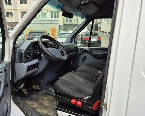 Білий Мерседес Sprinter, об'ємом двигуна 2.9 л та пробігом 600 тис. км за 5000 $, фото 5 на Automoto.ua