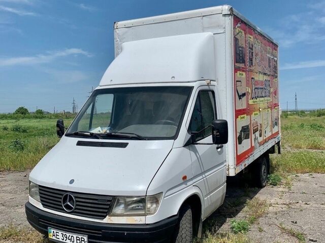 Белый Мерседес Sprinter, объемом двигателя 2.9 л и пробегом 380 тыс. км за 10000 $, фото 5 на Automoto.ua