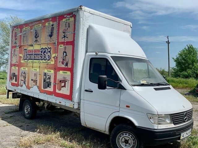 Белый Мерседес Sprinter, объемом двигателя 2.9 л и пробегом 380 тыс. км за 10000 $, фото 7 на Automoto.ua