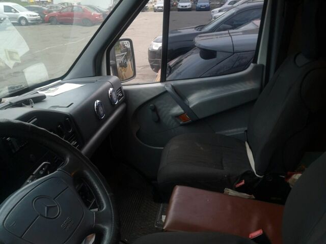 Белый Мерседес Sprinter, объемом двигателя 2.9 л и пробегом 500 тыс. км за 6000 $, фото 4 на Automoto.ua