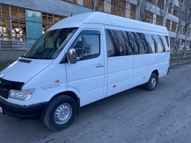 Белый Мерседес Sprinter, объемом двигателя 2.9 л и пробегом 200 тыс. км за 7000 $, фото 1 на Automoto.ua
