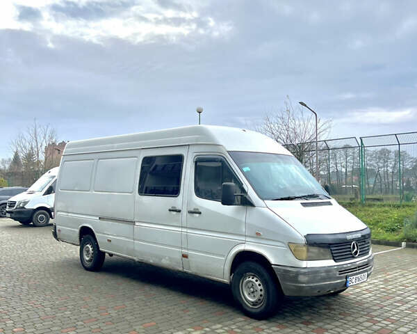 Белый Мерседес Sprinter, объемом двигателя 2.9 л и пробегом 642 тыс. км за 9500 $, фото 1 на Automoto.ua