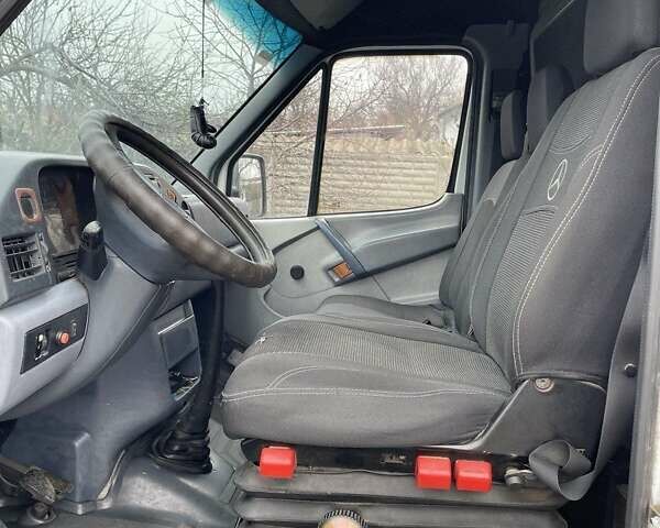 Белый Мерседес Sprinter, объемом двигателя 2.87 л и пробегом 734 тыс. км за 7250 $, фото 3 на Automoto.ua