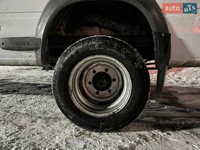 Белый Мерседес Sprinter, объемом двигателя 2.9 л и пробегом 500 тыс. км за 11200 $, фото 11 на Automoto.ua
