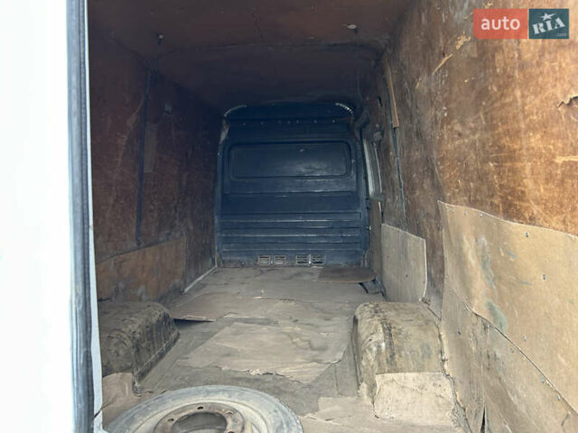 Белый Мерседес Sprinter, объемом двигателя 2.9 л и пробегом 500 тыс. км за 6300 $, фото 3 на Automoto.ua