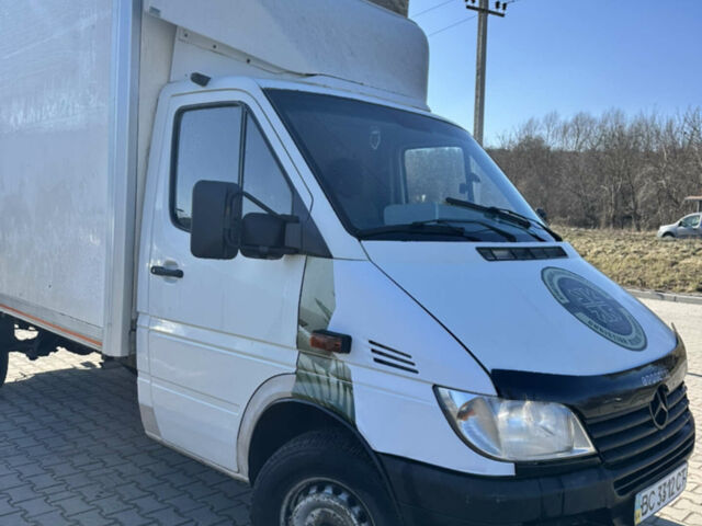 Белый Мерседес Sprinter, объемом двигателя 2.1 л и пробегом 650 тыс. км за 7500 $, фото 2 на Automoto.ua