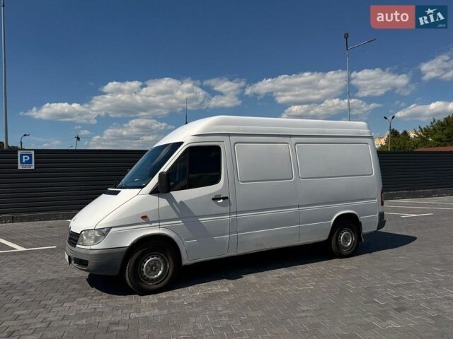 Белый Мерседес Sprinter, объемом двигателя 2.15 л и пробегом 378 тыс. км за 5999 $, фото 2 на Automoto.ua