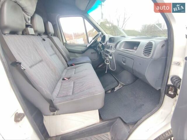 Белый Мерседес Sprinter, объемом двигателя 2.15 л и пробегом 355 тыс. км за 5800 $, фото 11 на Automoto.ua
