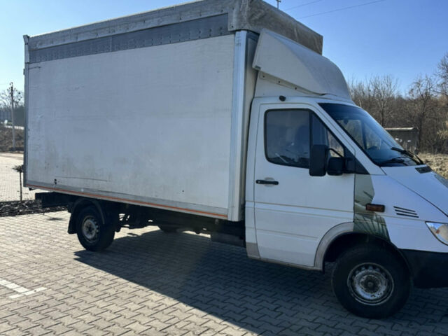Белый Мерседес Sprinter, объемом двигателя 2.1 л и пробегом 650 тыс. км за 7500 $, фото 3 на Automoto.ua