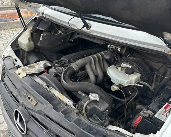 Білий Мерседес Sprinter, об'ємом двигуна 2.7 л та пробігом 408 тис. км за 8700 $, фото 28 на Automoto.ua