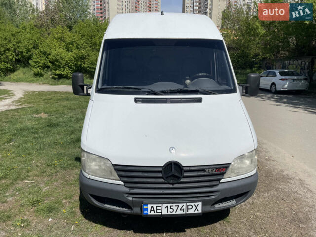 Белый Мерседес Sprinter, объемом двигателя 2.1 л и пробегом 316 тыс. км за 7800 $, фото 1 на Automoto.ua
