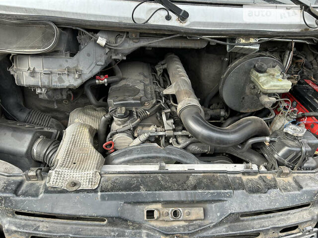 Белый Мерседес Sprinter, объемом двигателя 2.7 л и пробегом 758 тыс. км за 6500 $, фото 9 на Automoto.ua