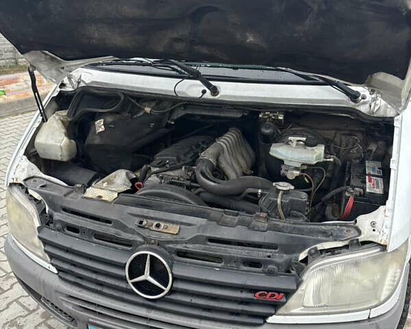Білий Мерседес Sprinter, об'ємом двигуна 2.7 л та пробігом 408 тис. км за 8700 $, фото 27 на Automoto.ua