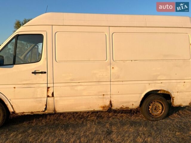 Белый Мерседес Sprinter, объемом двигателя 2.1 л и пробегом 706 тыс. км за 2500 $, фото 2 на Automoto.ua