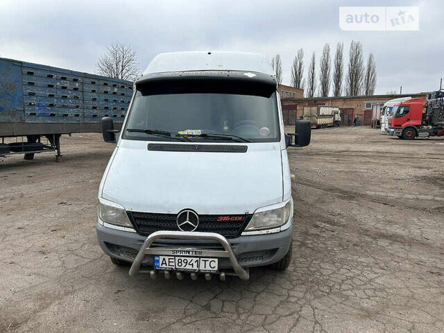 Белый Мерседес Sprinter, объемом двигателя 2.7 л и пробегом 758 тыс. км за 6500 $, фото 4 на Automoto.ua