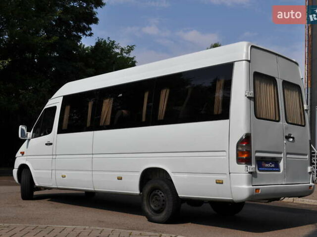 Белый Мерседес Sprinter, объемом двигателя 2.2 л и пробегом 900 тыс. км за 9000 $, фото 8 на Automoto.ua