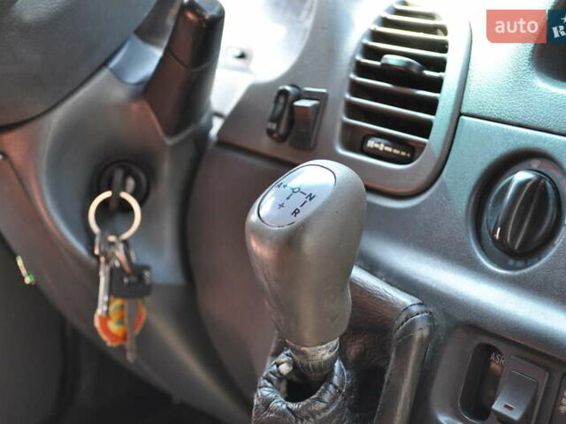 Белый Мерседес Sprinter, объемом двигателя 2.2 л и пробегом 900 тыс. км за 9000 $, фото 46 на Automoto.ua