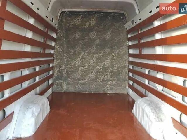 Белый Мерседес Sprinter, объемом двигателя 2.15 л и пробегом 389 тыс. км за 7200 $, фото 9 на Automoto.ua