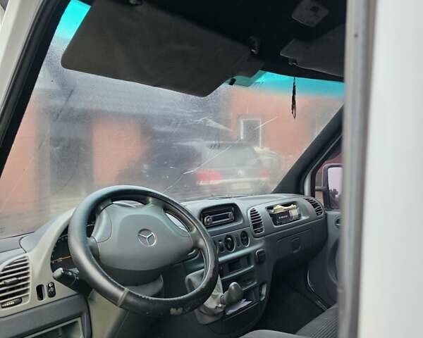 Белый Мерседес Sprinter, объемом двигателя 2.7 л и пробегом 606 тыс. км за 11900 $, фото 6 на Automoto.ua
