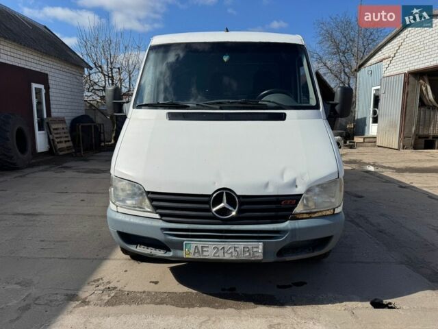 Белый Мерседес Sprinter, объемом двигателя 2.1 л и пробегом 840 тыс. км за 5500 $, фото 1 на Automoto.ua