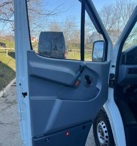 Белый Мерседес Sprinter, объемом двигателя 2.9 л и пробегом 680 тыс. км за 5000 $, фото 9 на Automoto.ua