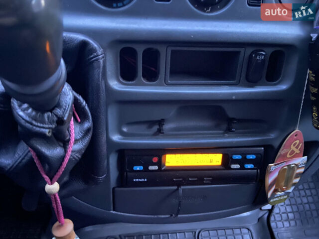 Белый Мерседес Sprinter, объемом двигателя 2.1 л и пробегом 787 тыс. км за 8850 $, фото 20 на Automoto.ua