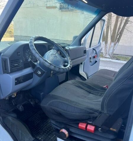 Белый Мерседес Sprinter, объемом двигателя 2.9 л и пробегом 680 тыс. км за 5000 $, фото 8 на Automoto.ua