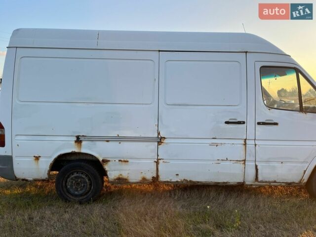 Белый Мерседес Sprinter, объемом двигателя 2.1 л и пробегом 706 тыс. км за 2500 $, фото 8 на Automoto.ua