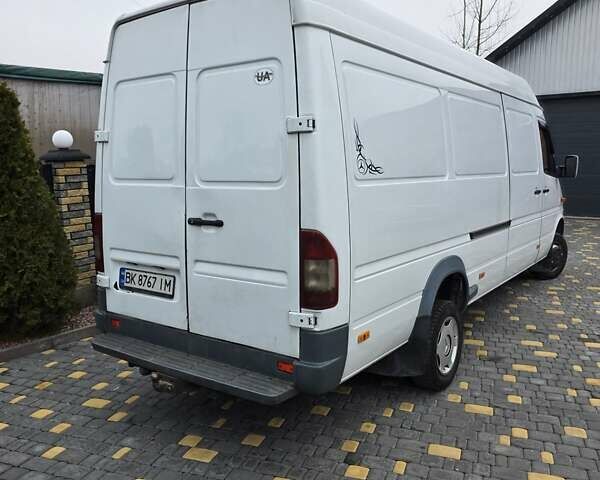 Белый Мерседес Sprinter, объемом двигателя 2.7 л и пробегом 606 тыс. км за 11900 $, фото 10 на Automoto.ua