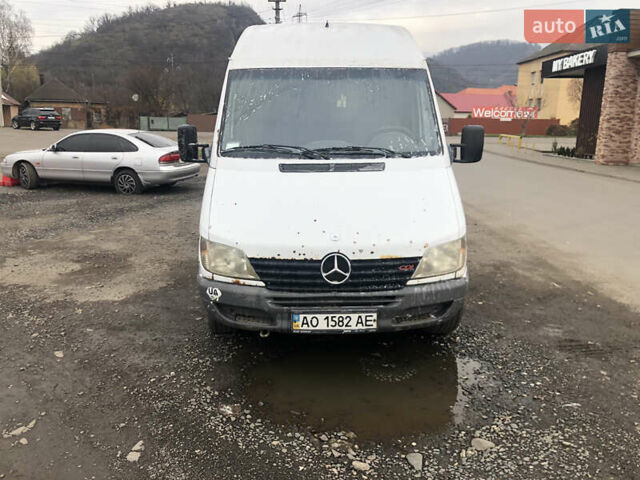 Белый Мерседес Sprinter, объемом двигателя 2.2 л и пробегом 9 тыс. км за 5850 $, фото 3 на Automoto.ua