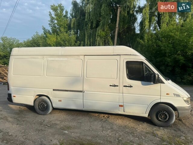 Белый Мерседес Sprinter, объемом двигателя 2.15 л и пробегом 800 тыс. км за 4900 $, фото 5 на Automoto.ua