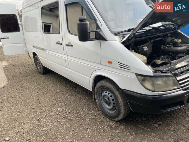 Белый Мерседес Sprinter, объемом двигателя 2.1 л и пробегом 787 тыс. км за 8850 $, фото 4 на Automoto.ua