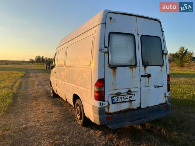 Белый Мерседес Sprinter, объемом двигателя 2.1 л и пробегом 706 тыс. км за 2500 $, фото 4 на Automoto.ua
